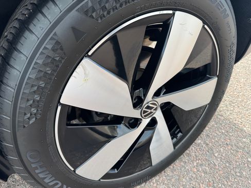 Used 2024 Volkswagen Taos S image 19