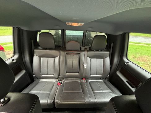 Used 2012 Ford F150 Lariat w/ Lariat Chrome Pkg image 19