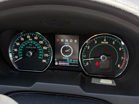 Used 2012 Jaguar XF RWD image 11