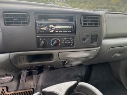 Used 2003 Ford F250 XL image 12