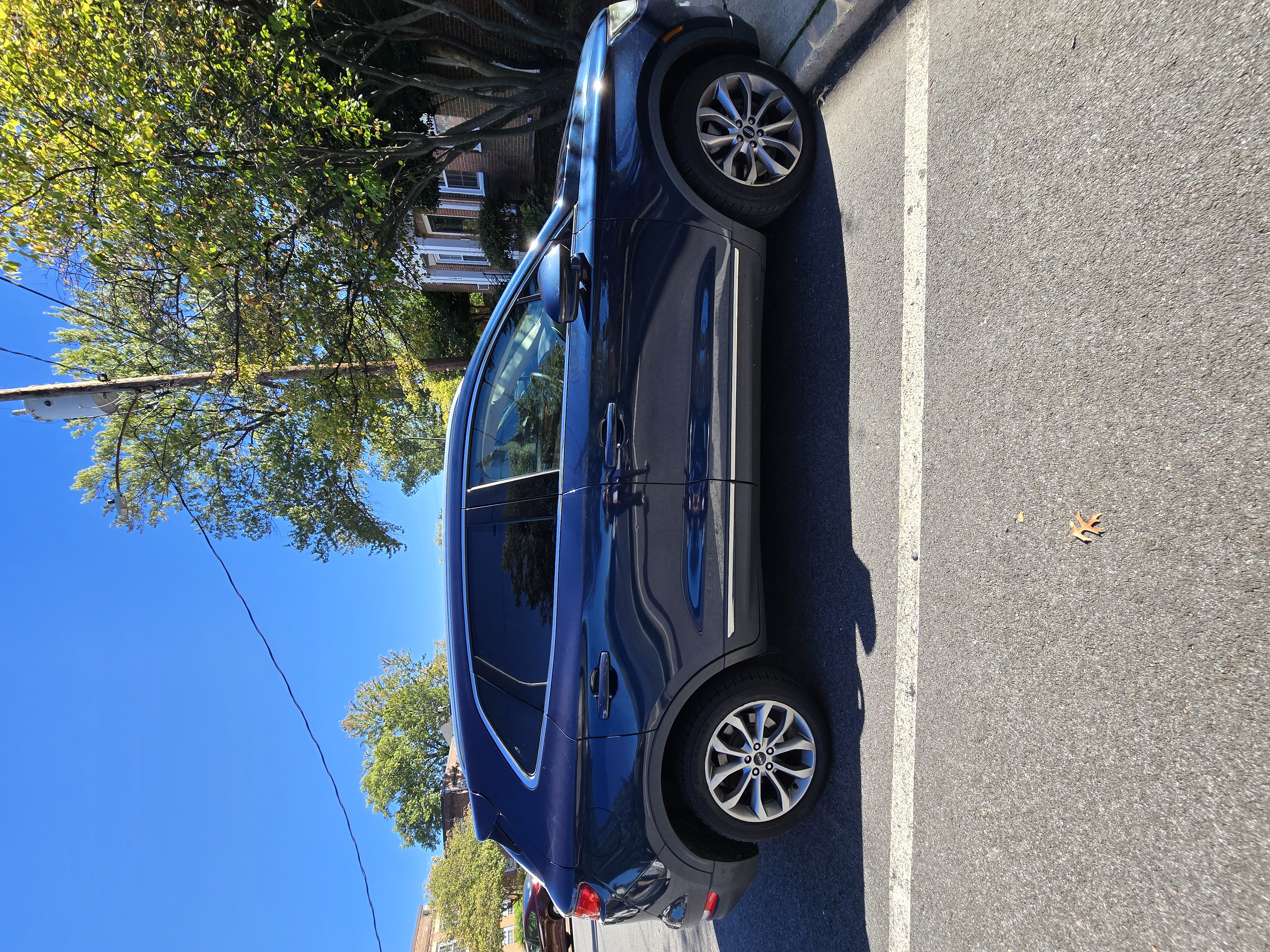 Used 2017 Lincoln MKC Select w/ Select Plus Package AWD/4WD image 4