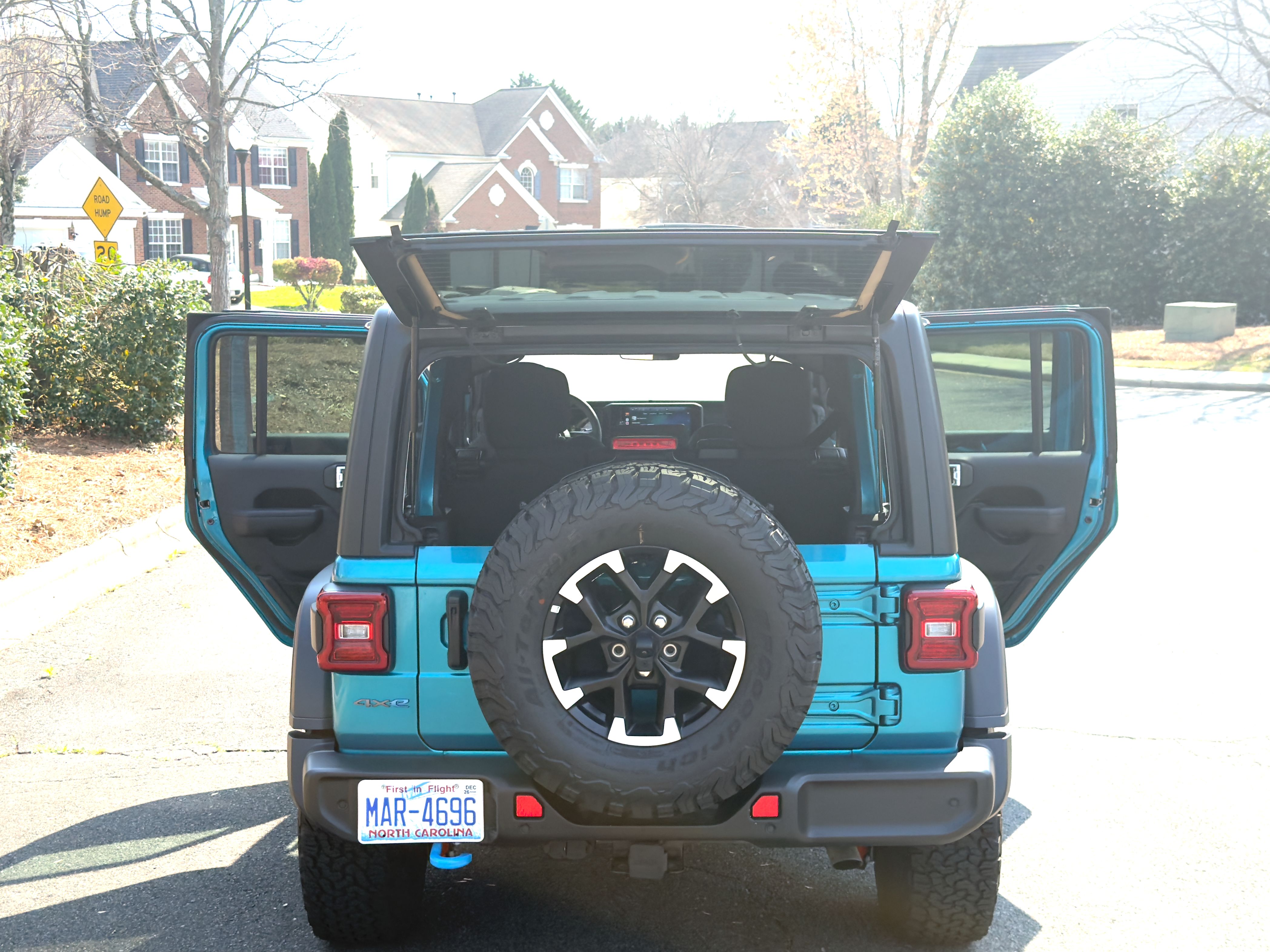 Used 2024 Jeep Wrangler Unlimited Rubicon 4xe w/ Safety Group AWD/4WD image 9