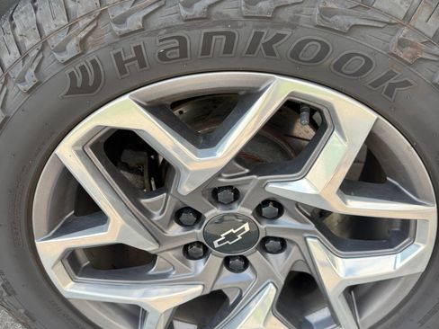 Used 2009 Chevrolet Avalanche LT AWD/4WD image 11