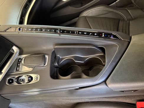 Used 2020 Chevrolet Corvette Stingray Preferred Cpe w/ 2LT Preferred Equipment Group RWD image 18