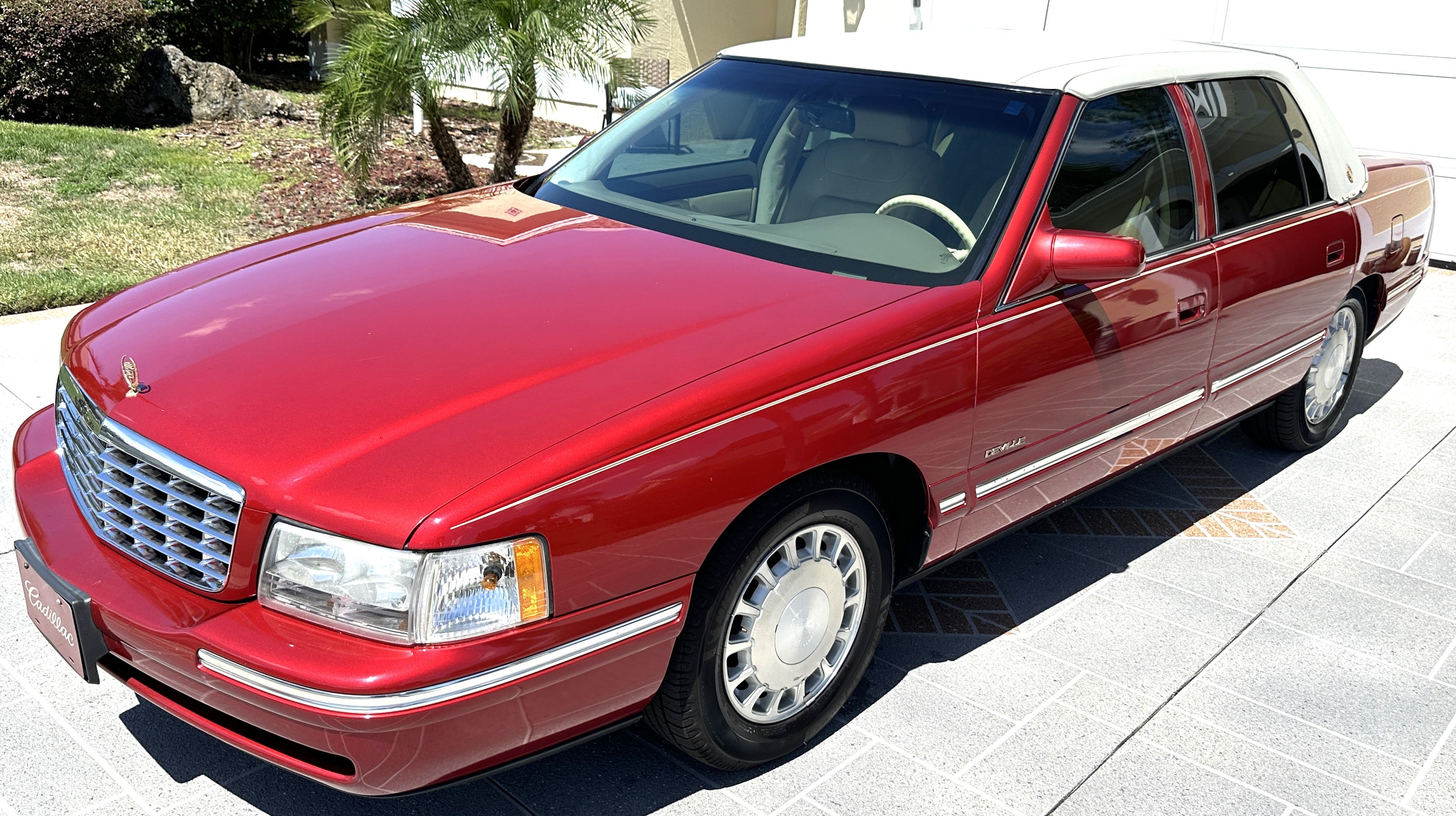 Used 1997 Cadillac De Ville Sedan FWD image 1