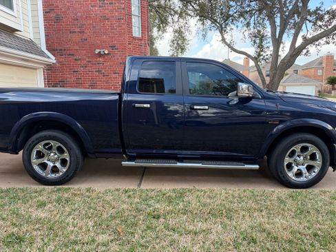 Used 2013 RAM 1500 Laramie image 10