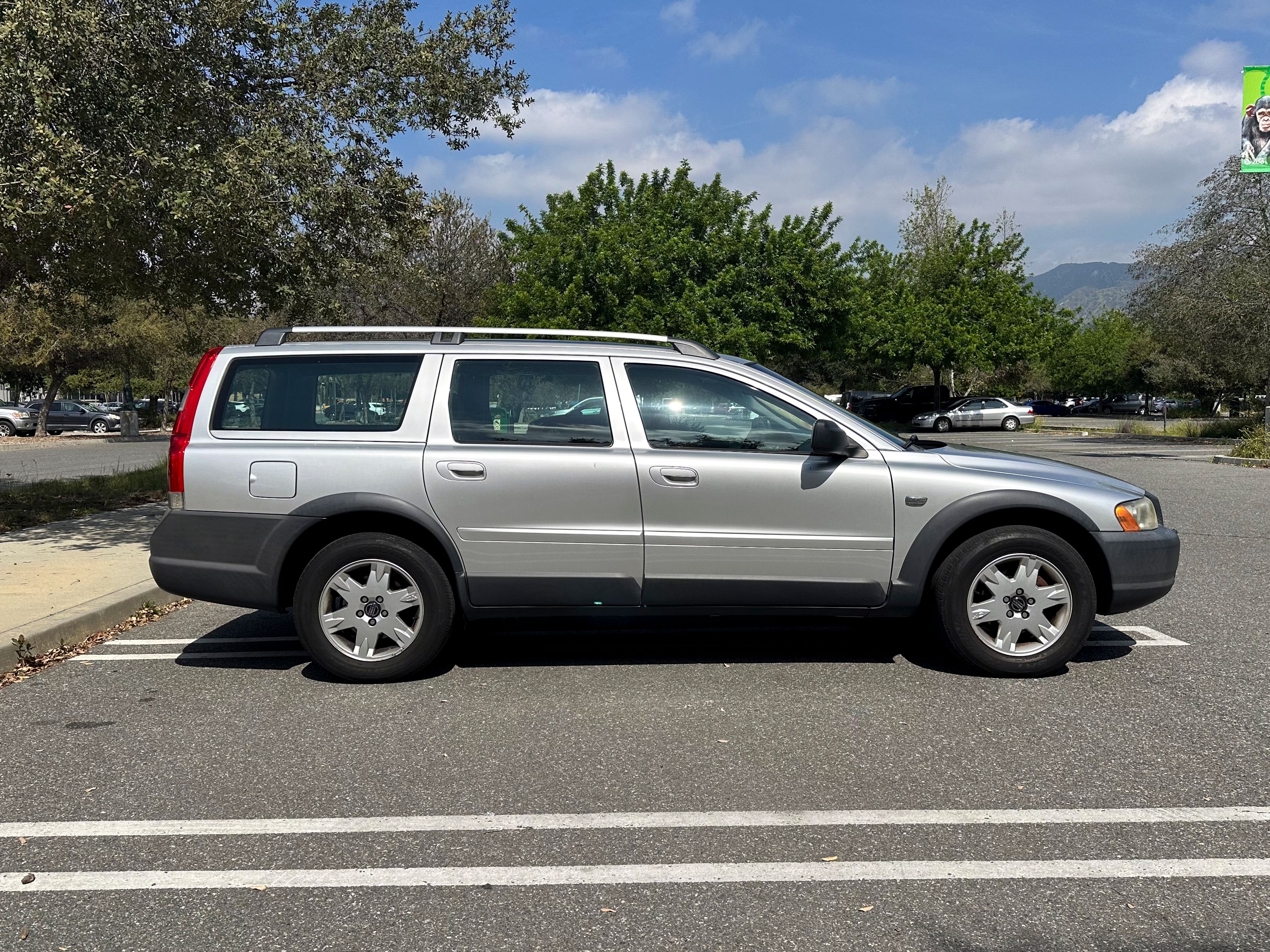 Used 2005 Volvo XC70 AWD/4WD image 5