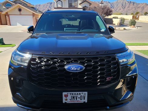 Used 2025 Ford Explorer ST image 13