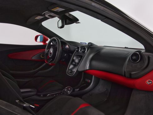 Used 2017 McLaren 570S Coupe RWD image 19