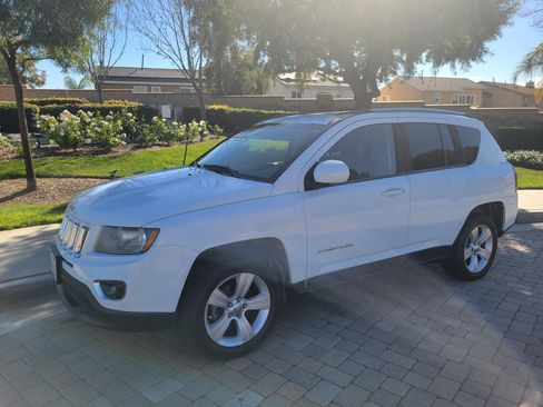 Used 2015 Jeep Compass High Altitude image 14