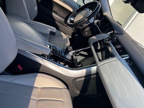 Used 2021 Land Rover Range Rover Sport HSE Silver Edition image 8