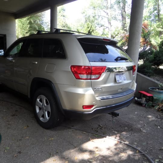 Used 2011 Jeep Grand Cherokee Laredo AWD/4WD image 11