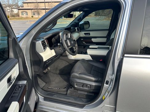 Used 2024 Toyota Sequoia Platinum image 4