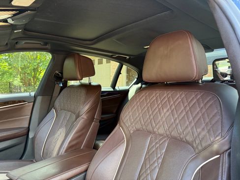 Used 2018 BMW 530e 530e iPerformance Sedan 4D image 9