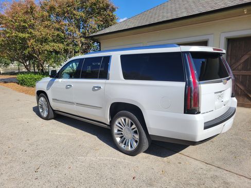 Used 2016 Cadillac Escalade ESV Platinum image 6