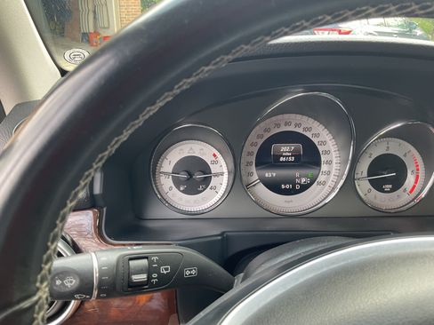 Used 2014 Mercedes-Benz GLK 250 BlueTEC 4MATIC image 6