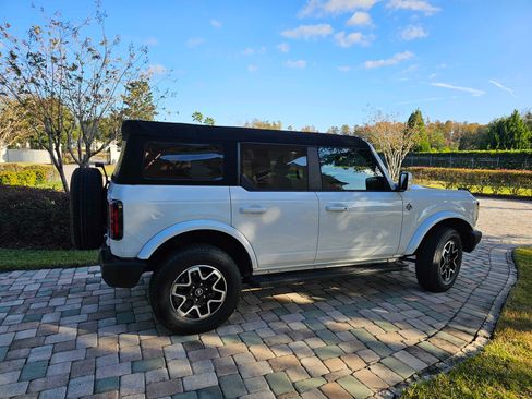 Used 2023 Ford Bronco Outer Banks image 2