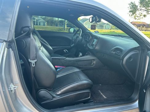 Used 2016 Dodge Challenger SXT Plus RWD image 18