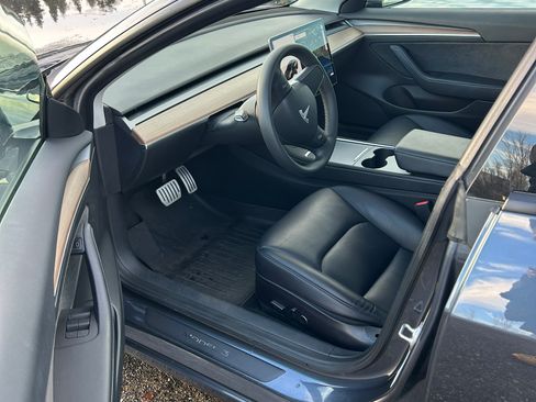 Used 2022 Tesla Model 3 Performance image 5
