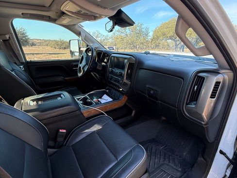 Used 2017 Chevrolet Silverado 2500 High Country w/ Duramax Plus Package image 10