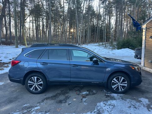 Used 2018 Subaru Outback 2.5i Limited image 4