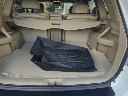 Used 2012 Toyota Highlander SE image 16