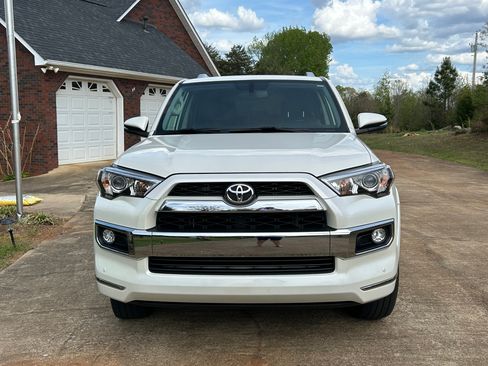 Used 2019 Toyota 4Runner Limited AWD/4WD image 2