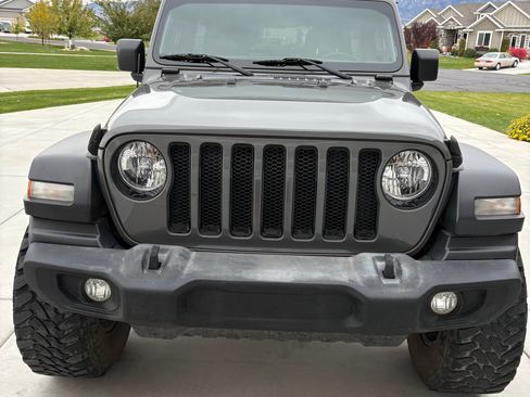Used 2019 Jeep Wrangler Unlimited Sport image 10