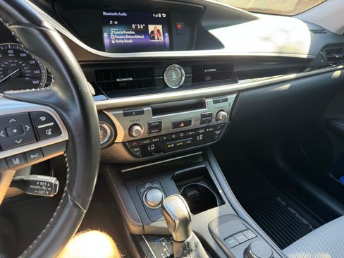 Used 2017 Lexus ES 350 image 11