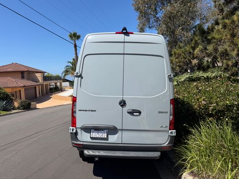 Used 2025 Mercedes-Benz Sprinter 2500 image 5