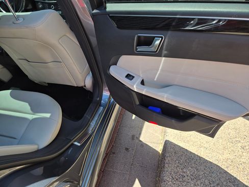 Used 2016 Mercedes-Benz E 350 4MATIC Sedan image 25