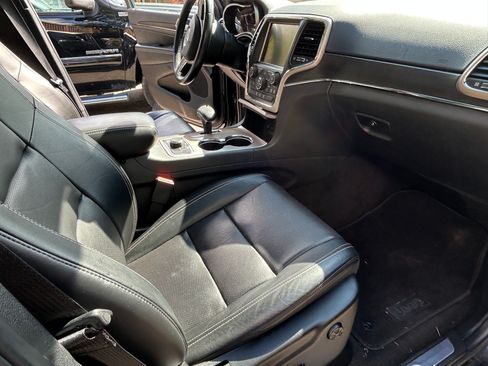 Used 2015 Jeep Grand Cherokee Limited w/ Luxury Group II AWD/4WD image 12