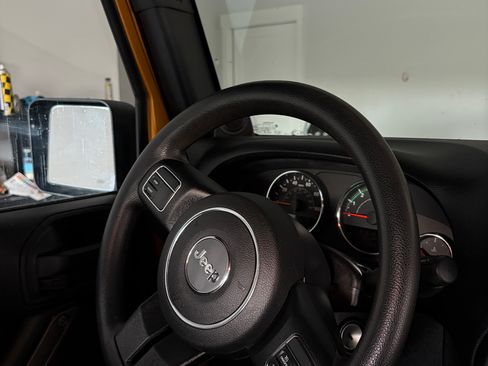 Used 2014 Jeep Wrangler Unlimited Sport AWD/4WD image 5
