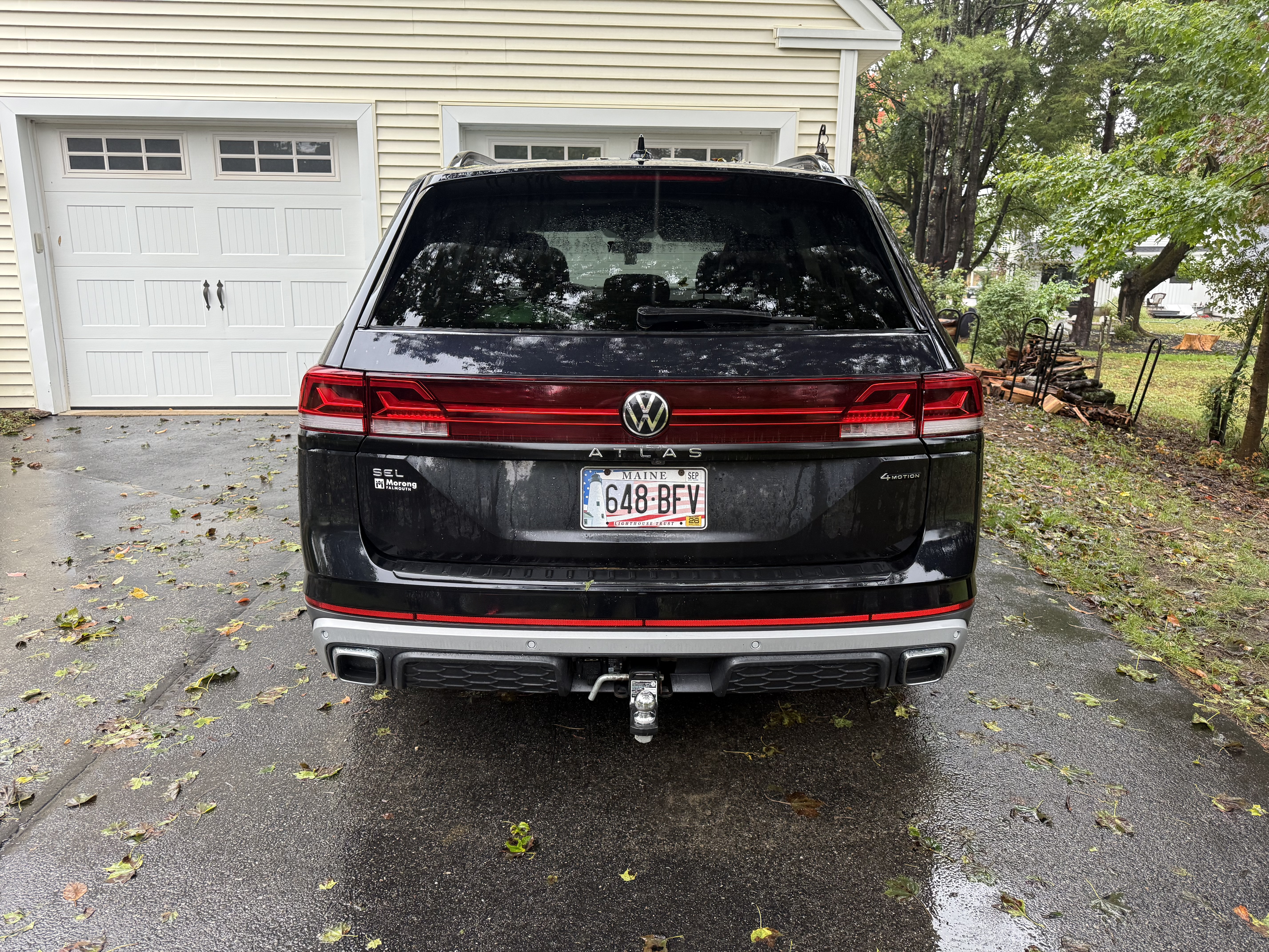Used 2024 Volkswagen Atlas Peak Edition SEL AWD/4WD image 2