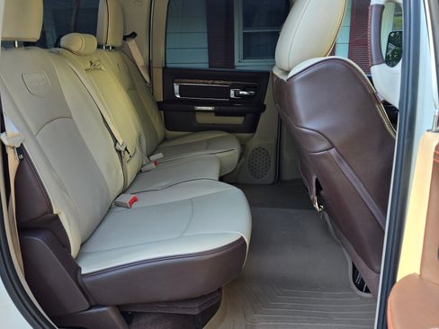 Used 2018 RAM 3500 Laramie Longhorn w/ Max Tow Package image 11