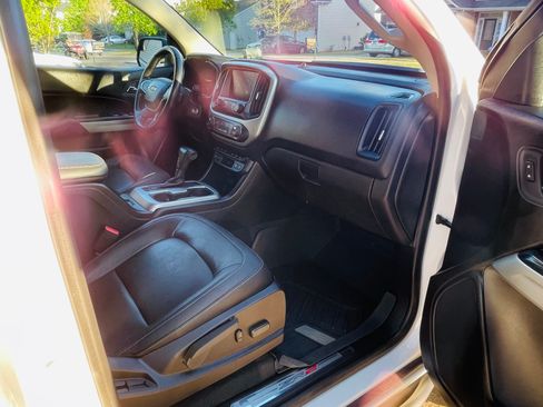 Used 2021 Chevrolet Colorado ZR2 image 16