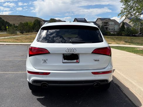 Used 2017 Audi Q5 2.0T Premium Plus w/ Technology Package AWD/4WD image 2