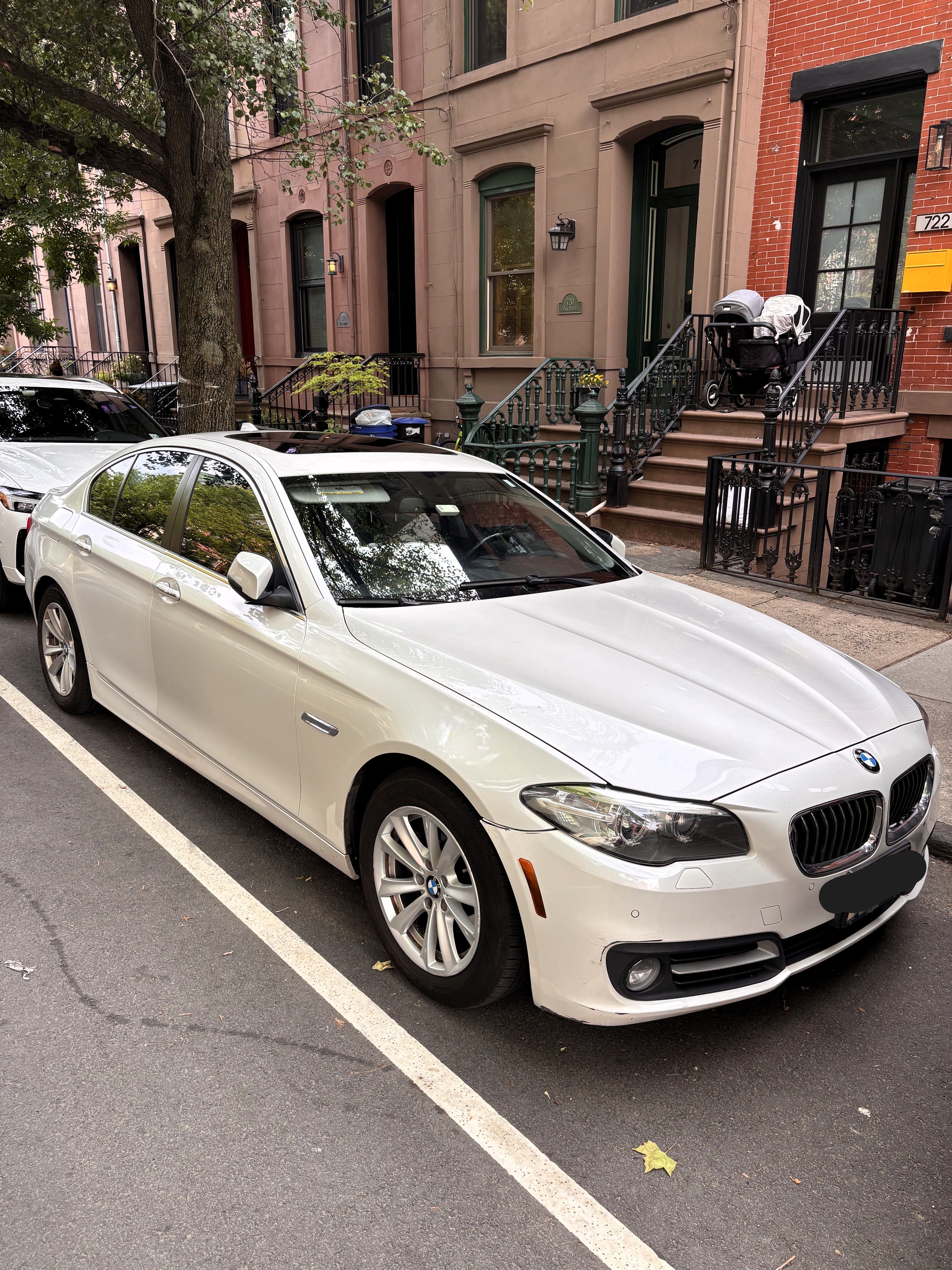 Used 2015 BMW 528i xDrive Sedan AWD/4WD image 4