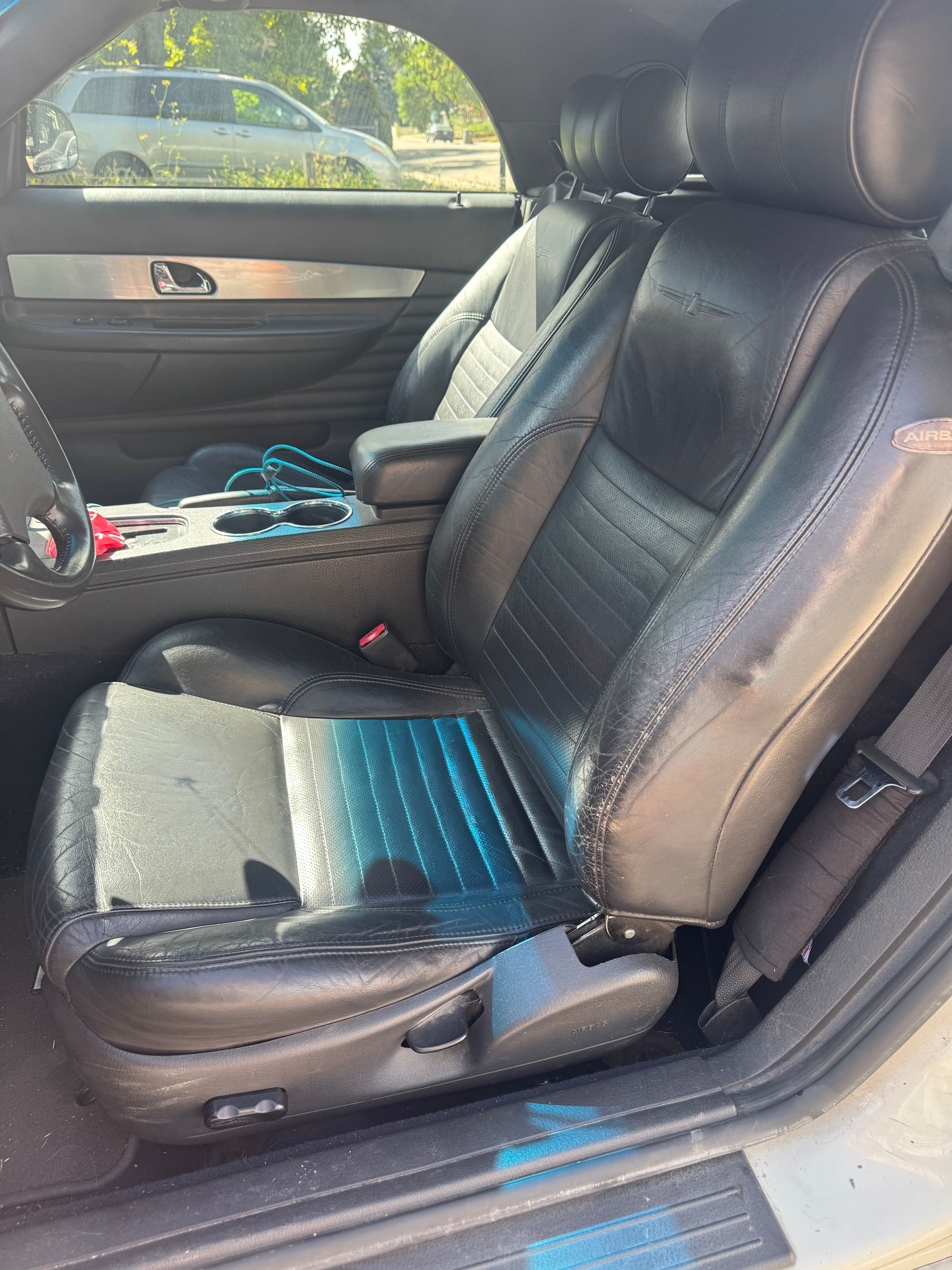Used 2002 Ford Thunderbird RWD image 10