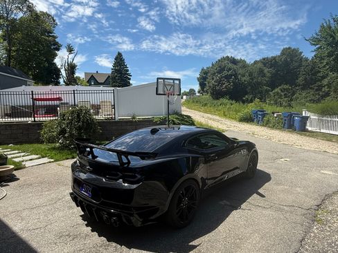 Used 2022 Chevrolet Camaro SS RWD image 8