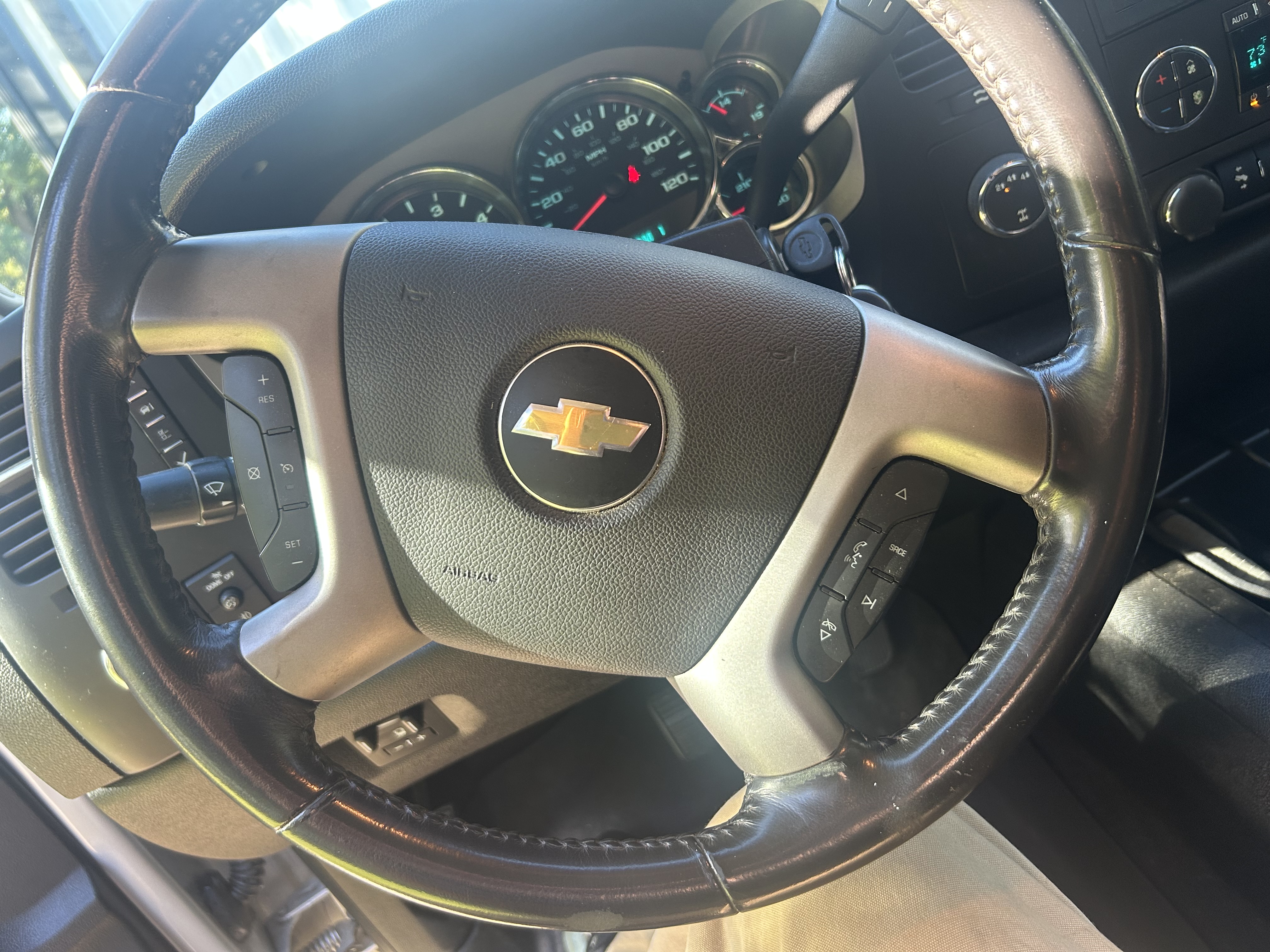 Used 2014 Chevrolet Silverado 2500 LT w/ Interior Plus Package AWD/4WD image 17