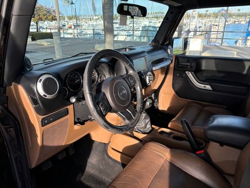 Used 2011 Jeep Wrangler Unlimited Rubicon w/ Trailer Tow Group image 26