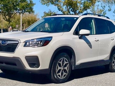 Used 2022 Subaru Forester Premium image 1