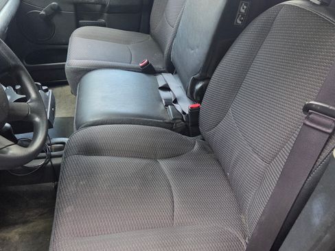 Used 2004 Dodge Ram 1500 Truck ST image 11