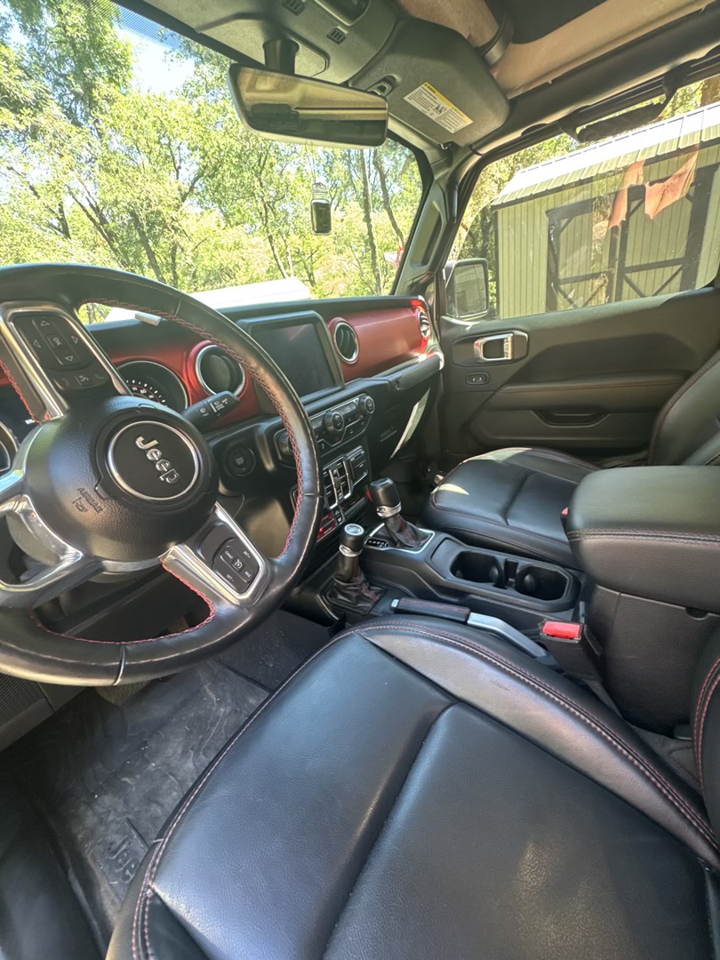 Used 2021 Jeep Gladiator Rubicon AWD/4WD image 4