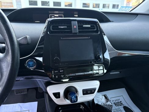 Used 2017 Toyota Prius Prime Plus FWD image 10
