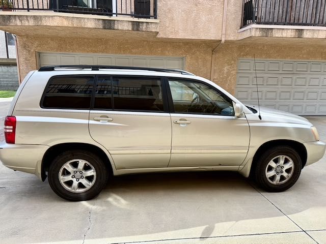 Used 2002 Toyota Highlander 2WD V6 w/ Appearance Pkg image 1