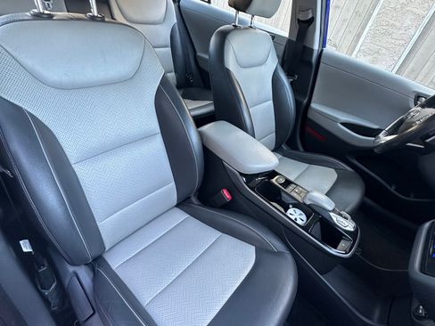 Used 2020 Hyundai Ioniq Limited image 15
