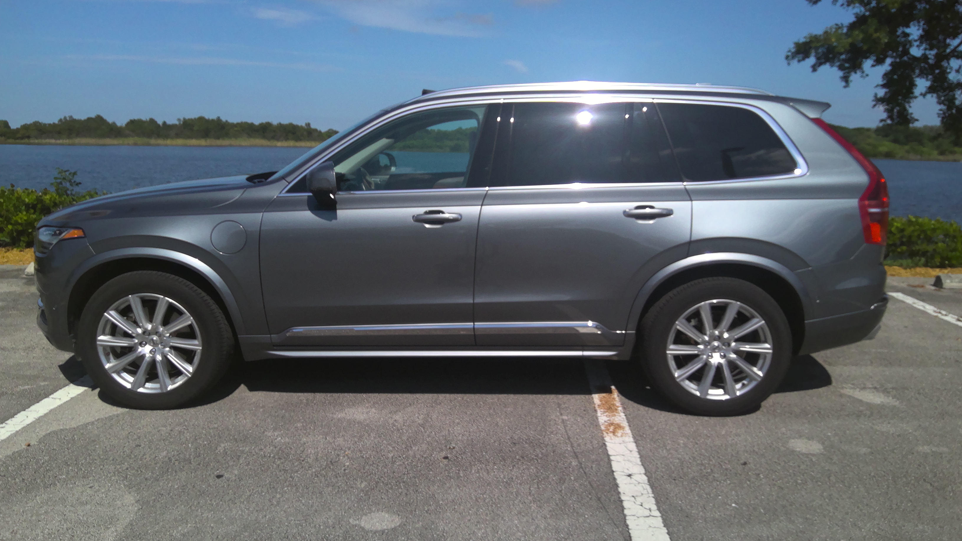 Used 2019 Volvo XC90 T8 Inscription w/ Advanced Package AWD/4WD image 1