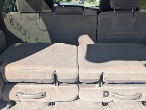 Used 2005 GMC Yukon SLE image 10